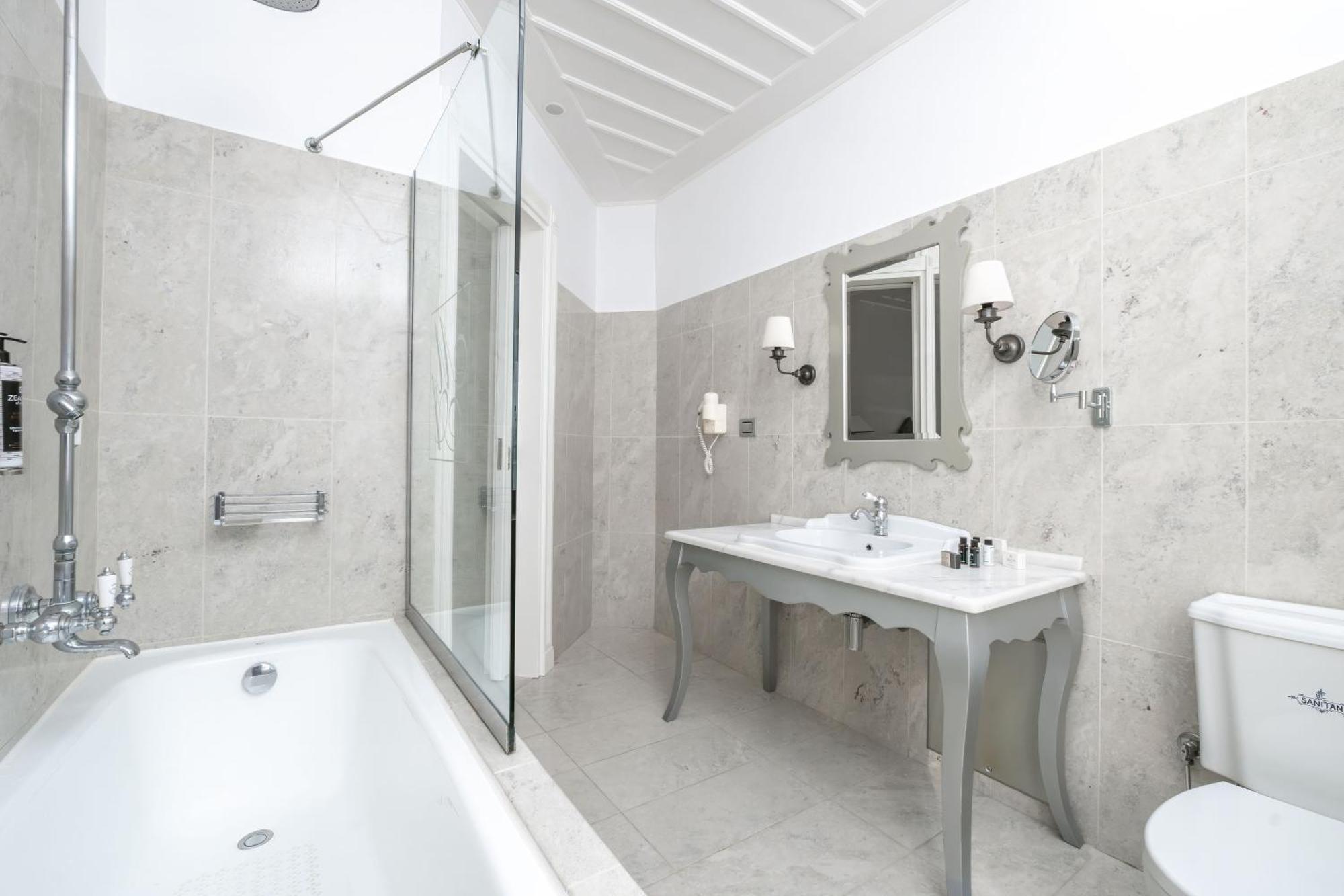 Micra Anglia Boutique Hotel & Spa Ándros Eksteriør billede