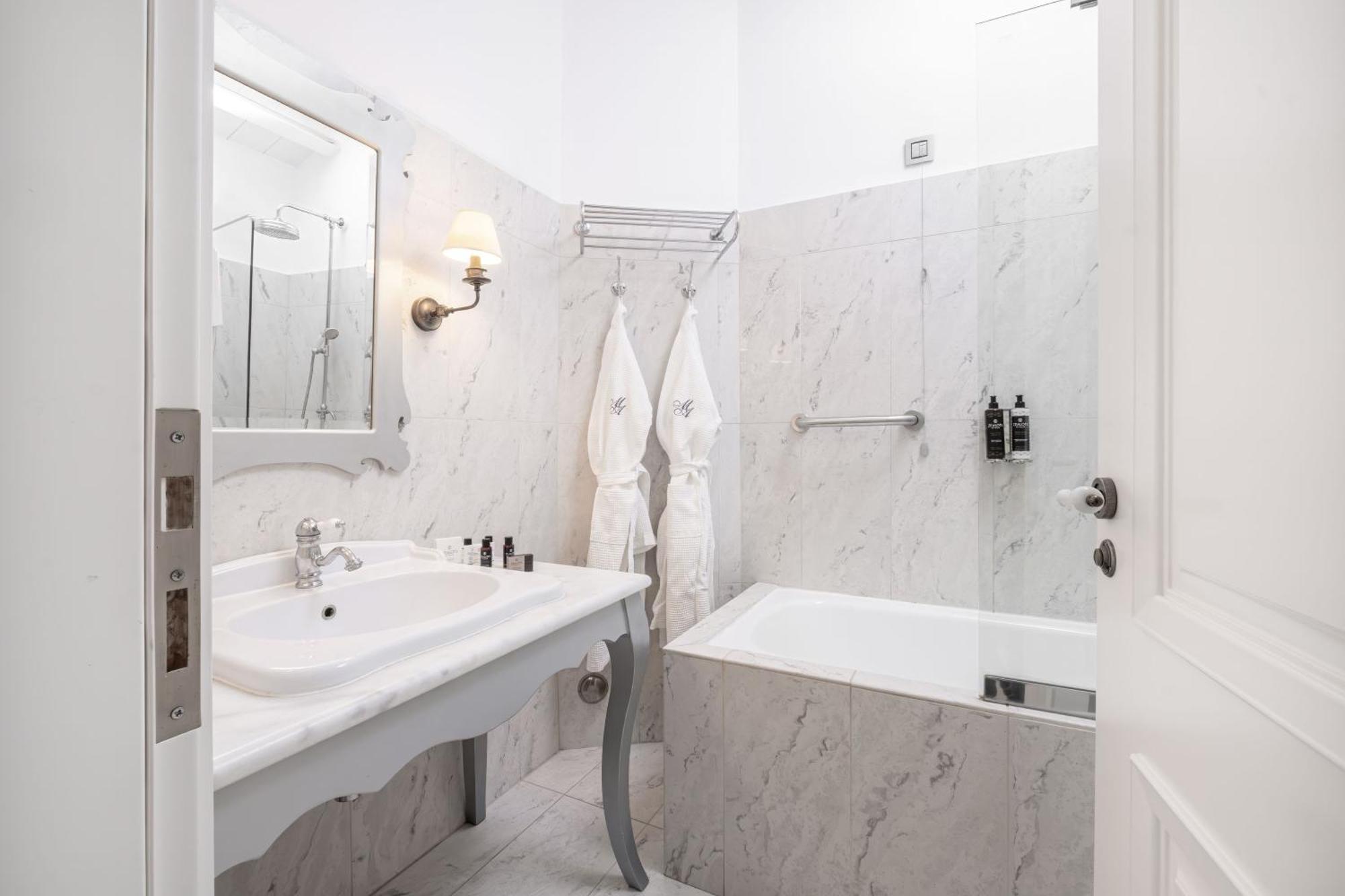 Micra Anglia Boutique Hotel & Spa Ándros Eksteriør billede
